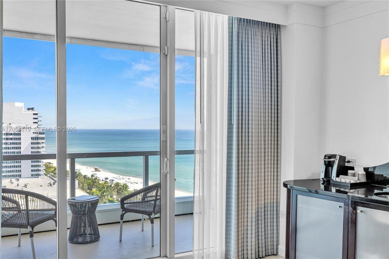 4391 Collins Ave , Unit 1706, Miami Beach, FL 33140 Photo