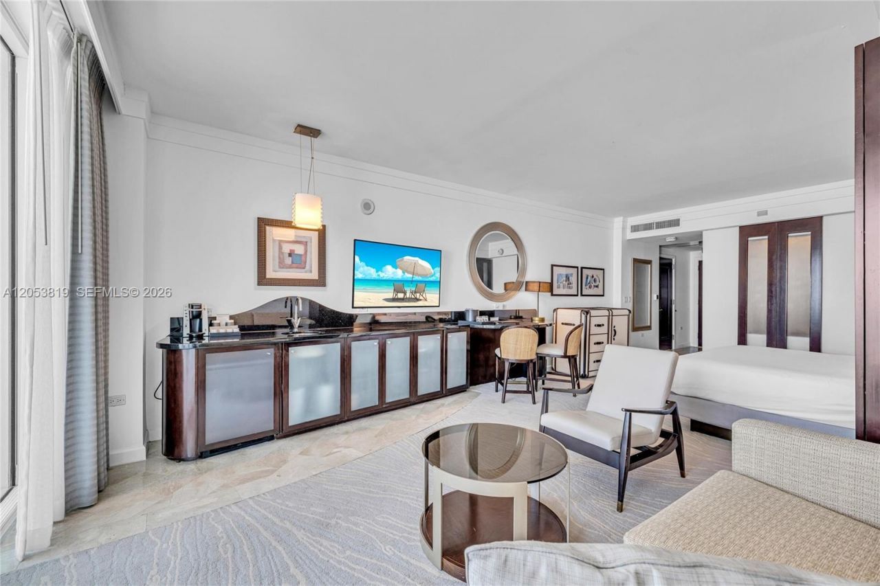 4391 Collins Ave , Unit 1706, Miami Beach, FL 33140 Photo