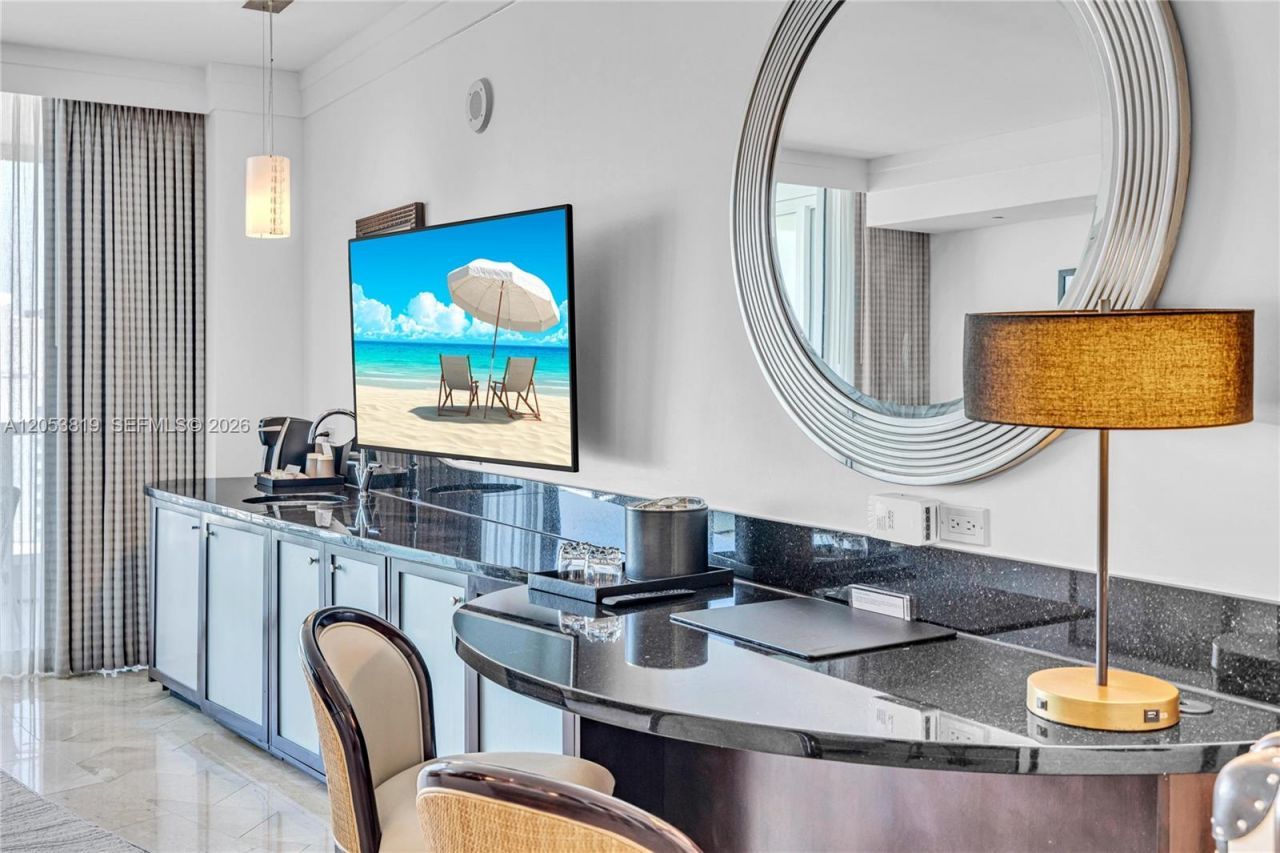 4391 Collins Ave , Unit 1706, Miami Beach, FL 33140 Photo