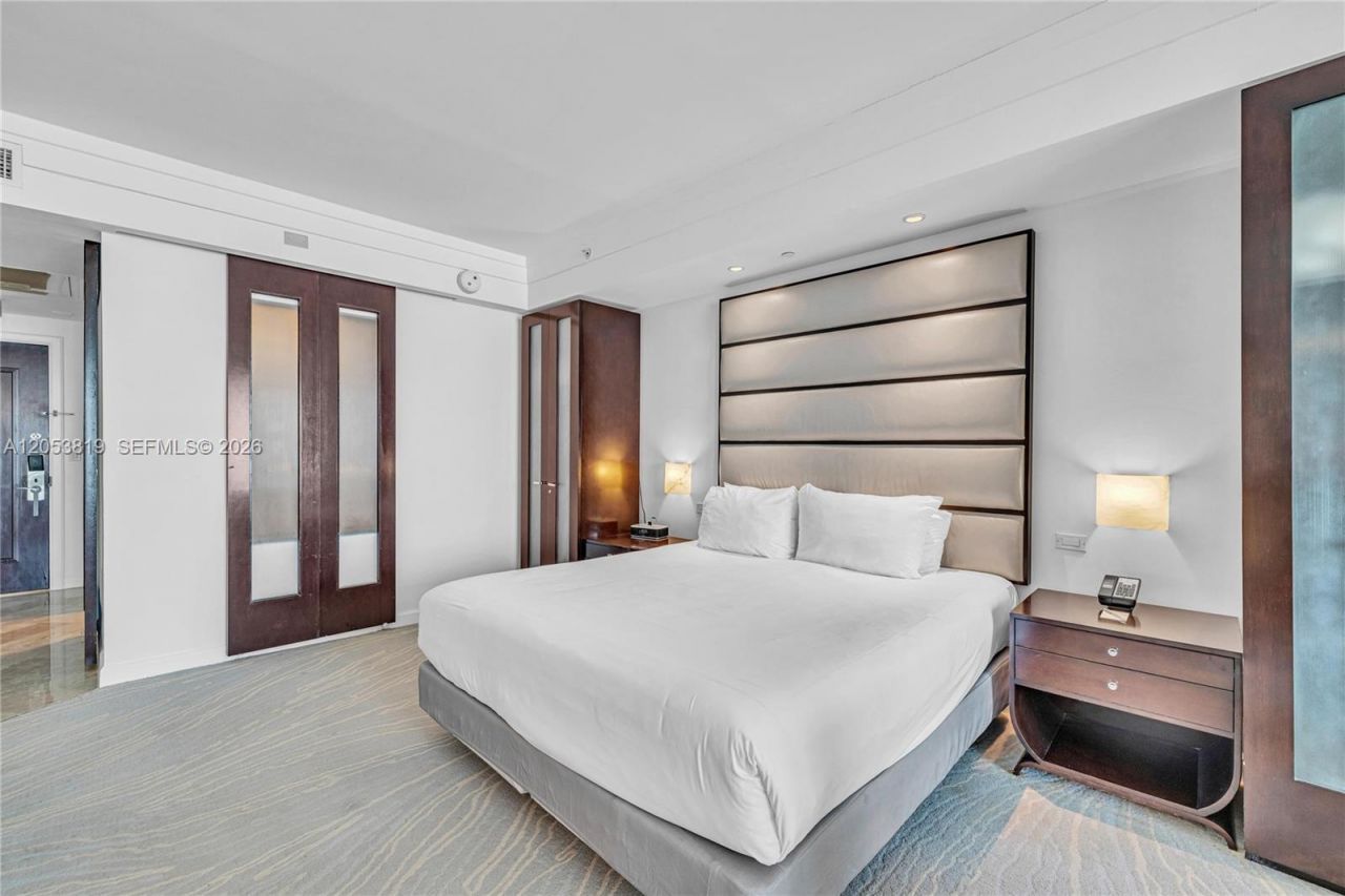 4391 Collins Ave , Unit 1706, Miami Beach, FL 33140 Photo