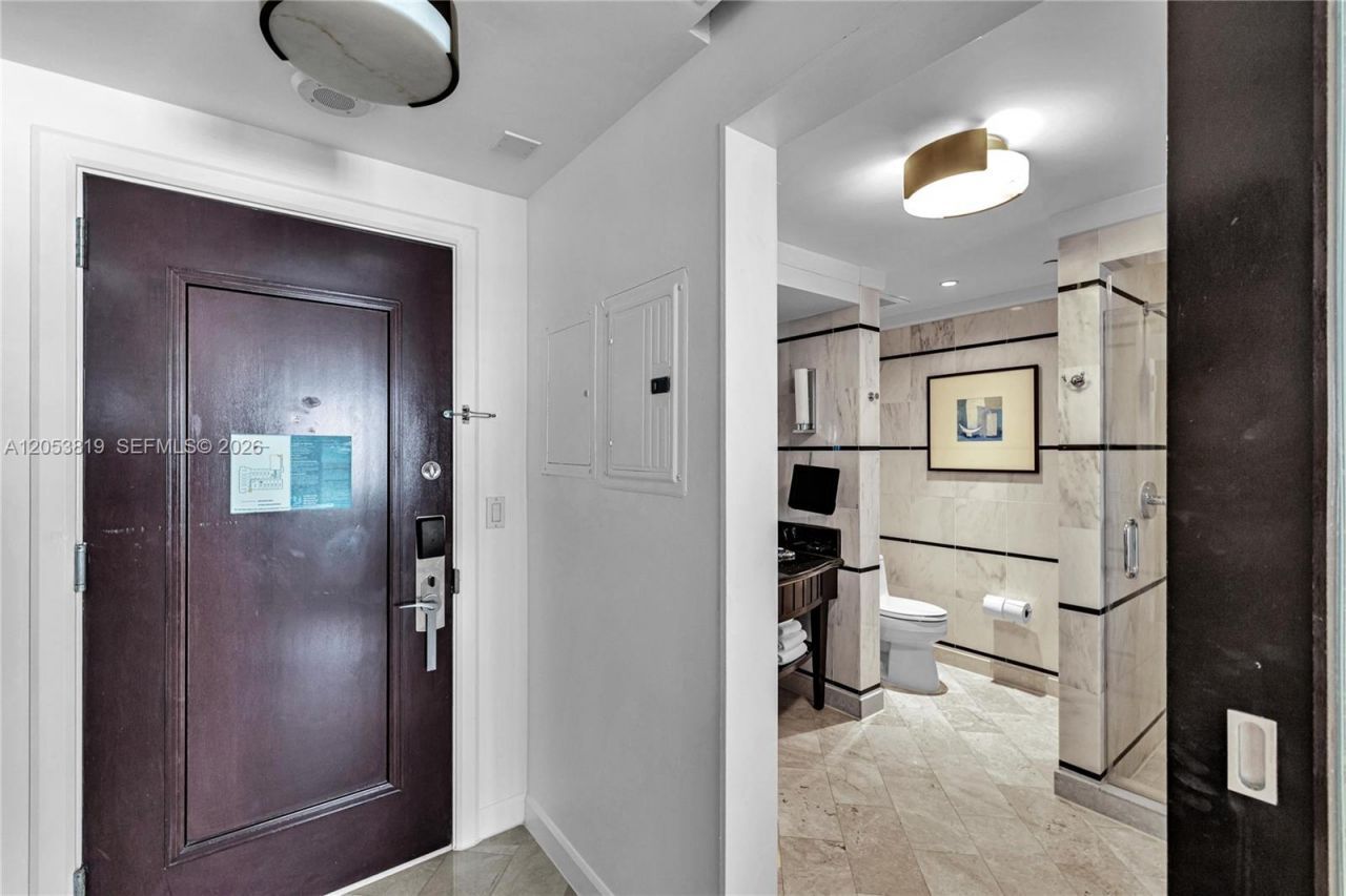 4391 Collins Ave , Unit 1706, Miami Beach, FL 33140 Photo