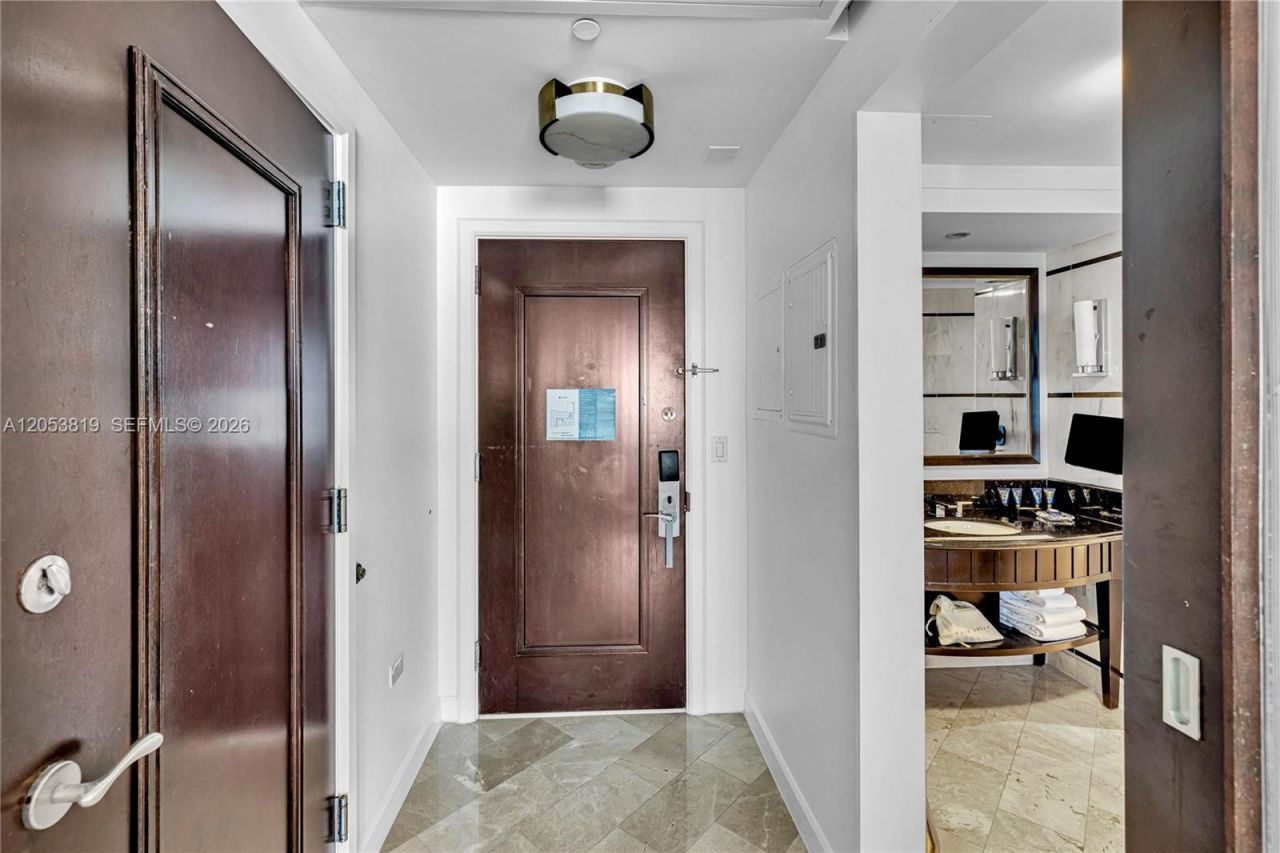 4391 Collins Ave , Unit 1706, Miami Beach, FL 33140 Photo