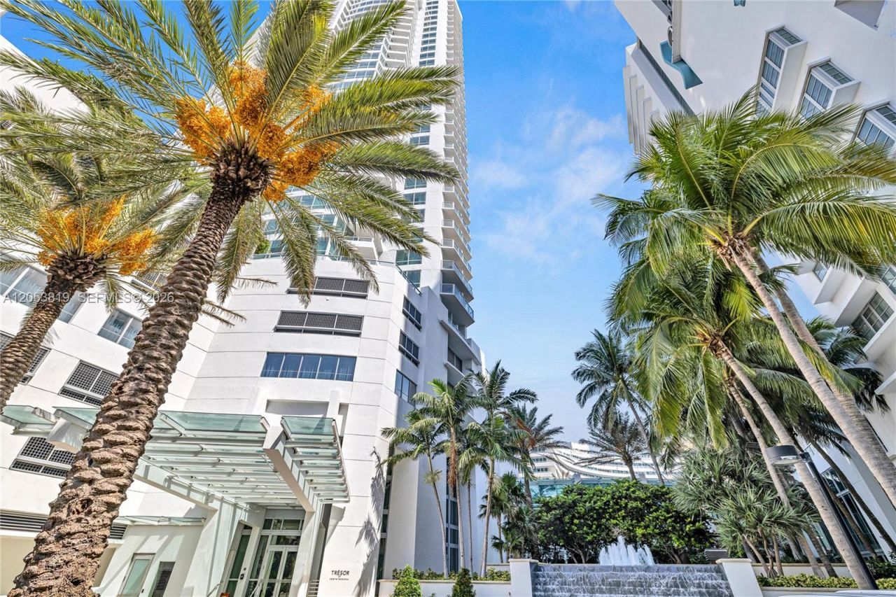 4391 Collins Ave , Unit 1706, Miami Beach, FL 33140 Photo
