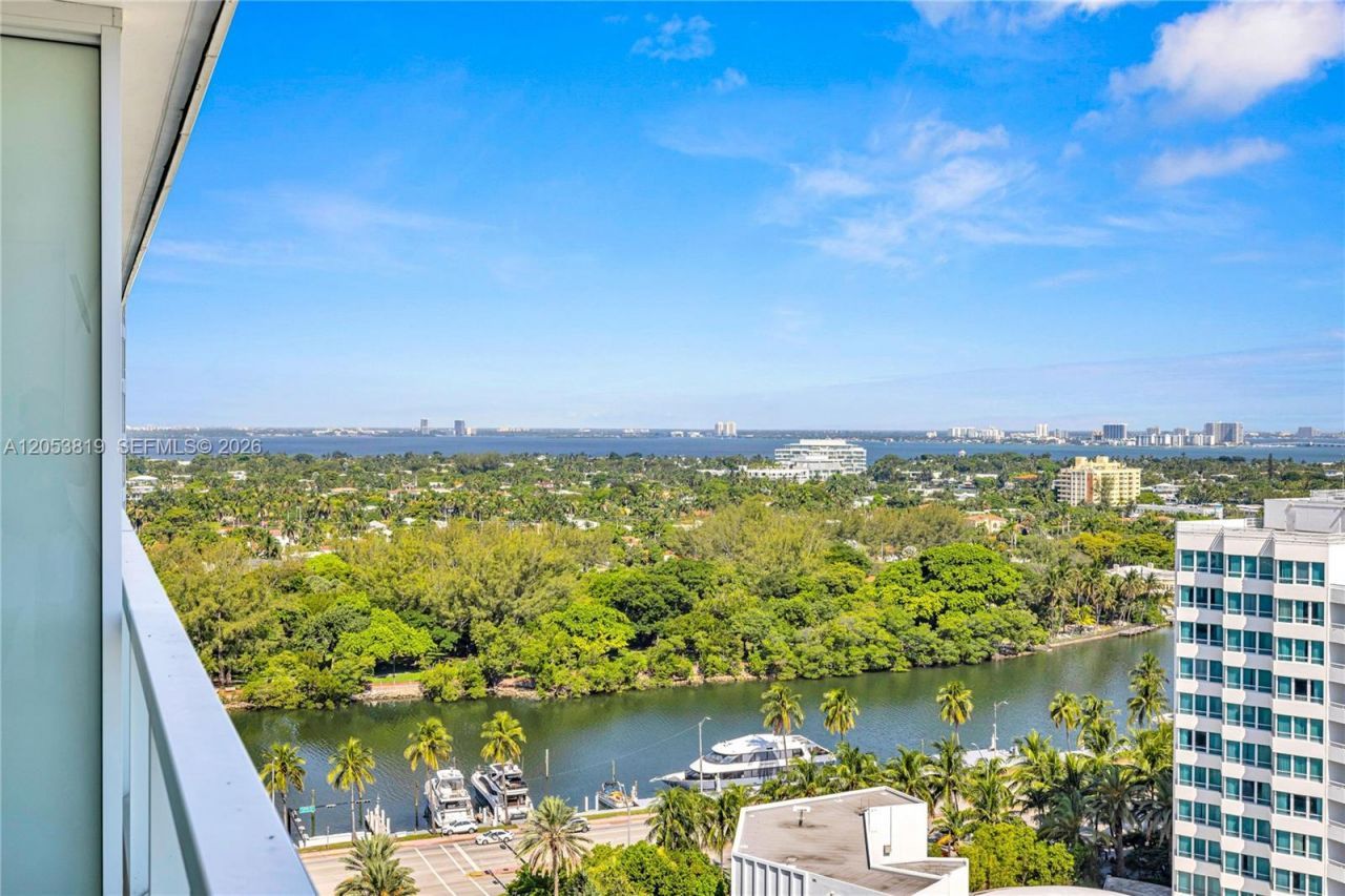 4391 Collins Ave , Unit 1706, Miami Beach, FL 33140 Photo