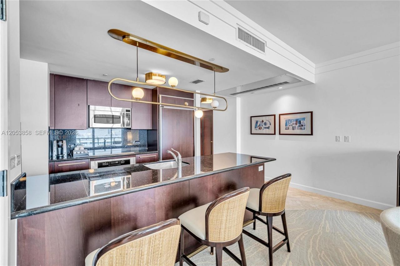 4391 Collins Ave , Unit 1707, Miami Beach, FL 33140 Photo
