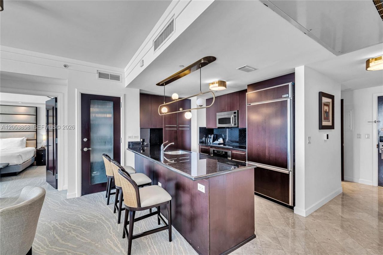 4391 Collins Ave , Unit 1707, Miami Beach, FL 33140 Photo