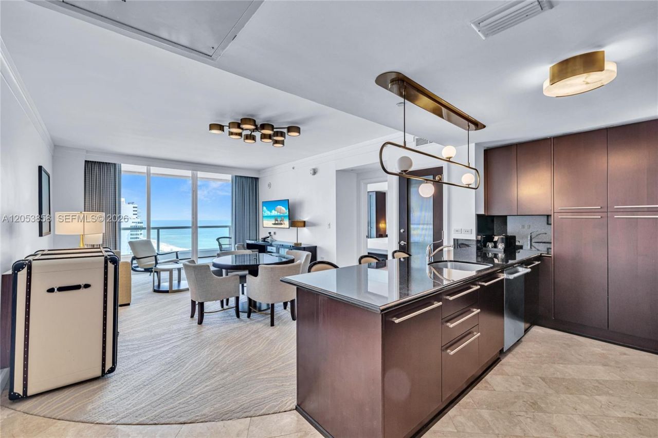 4391 Collins Ave , Unit 1707, Miami Beach, FL 33140 Photo