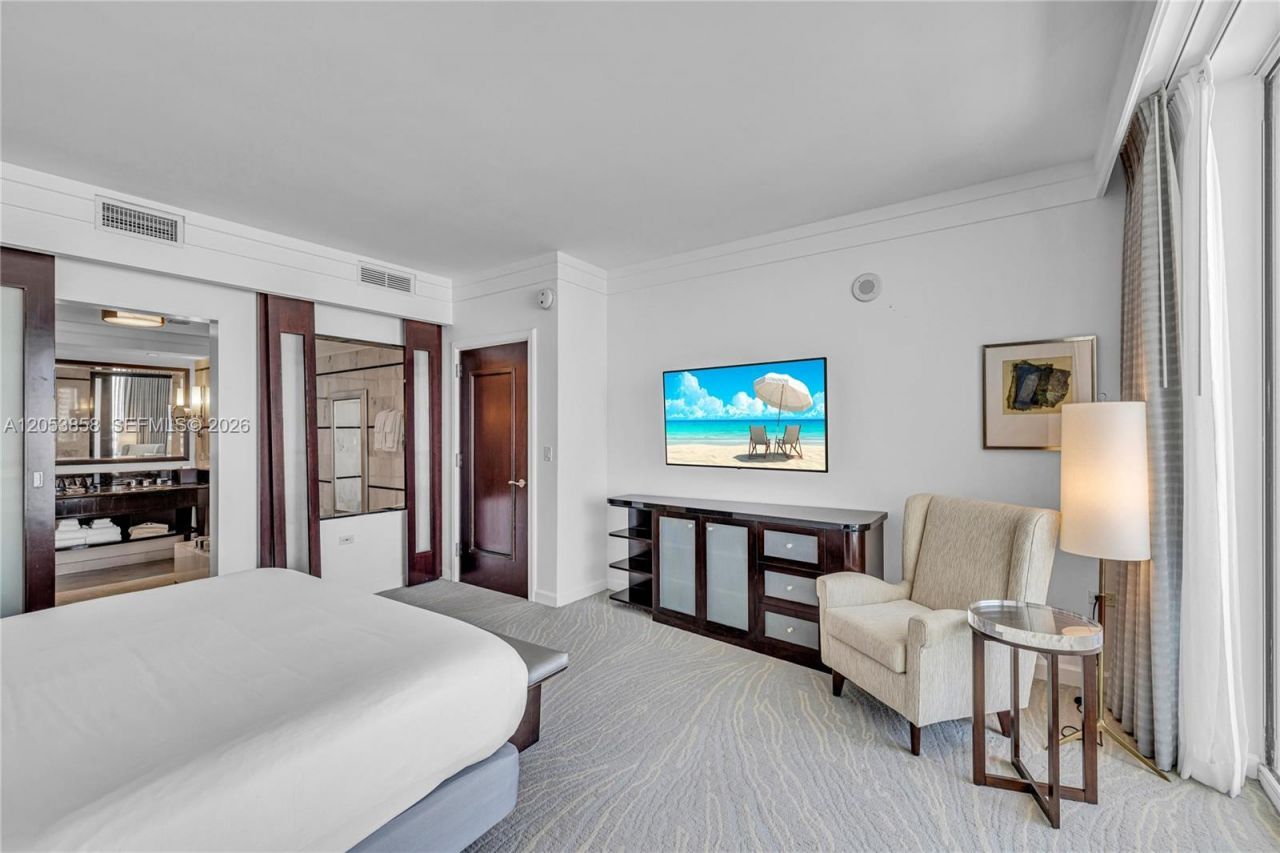 4391 Collins Ave , Unit 1707, Miami Beach, FL 33140 Photo