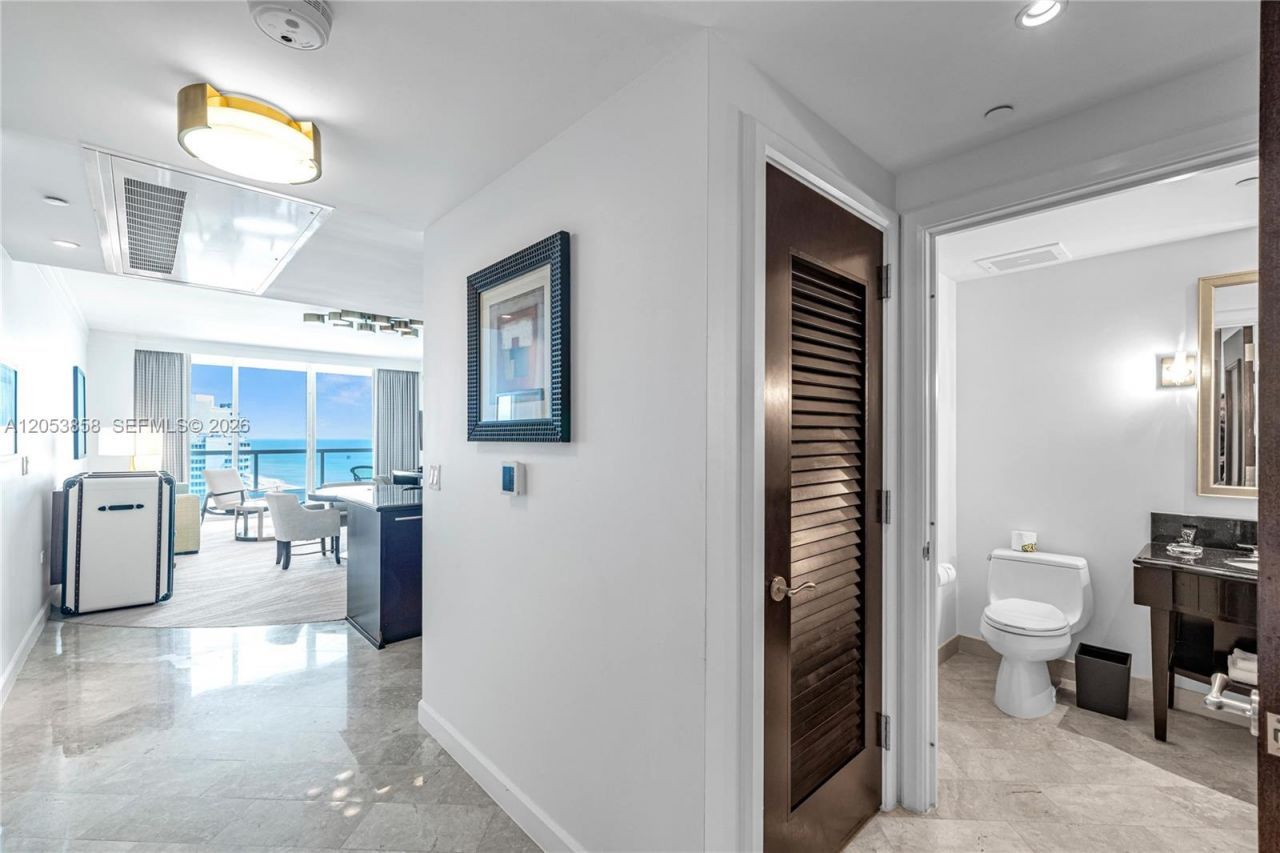 4391 Collins Ave , Unit 1707, Miami Beach, FL 33140 Photo