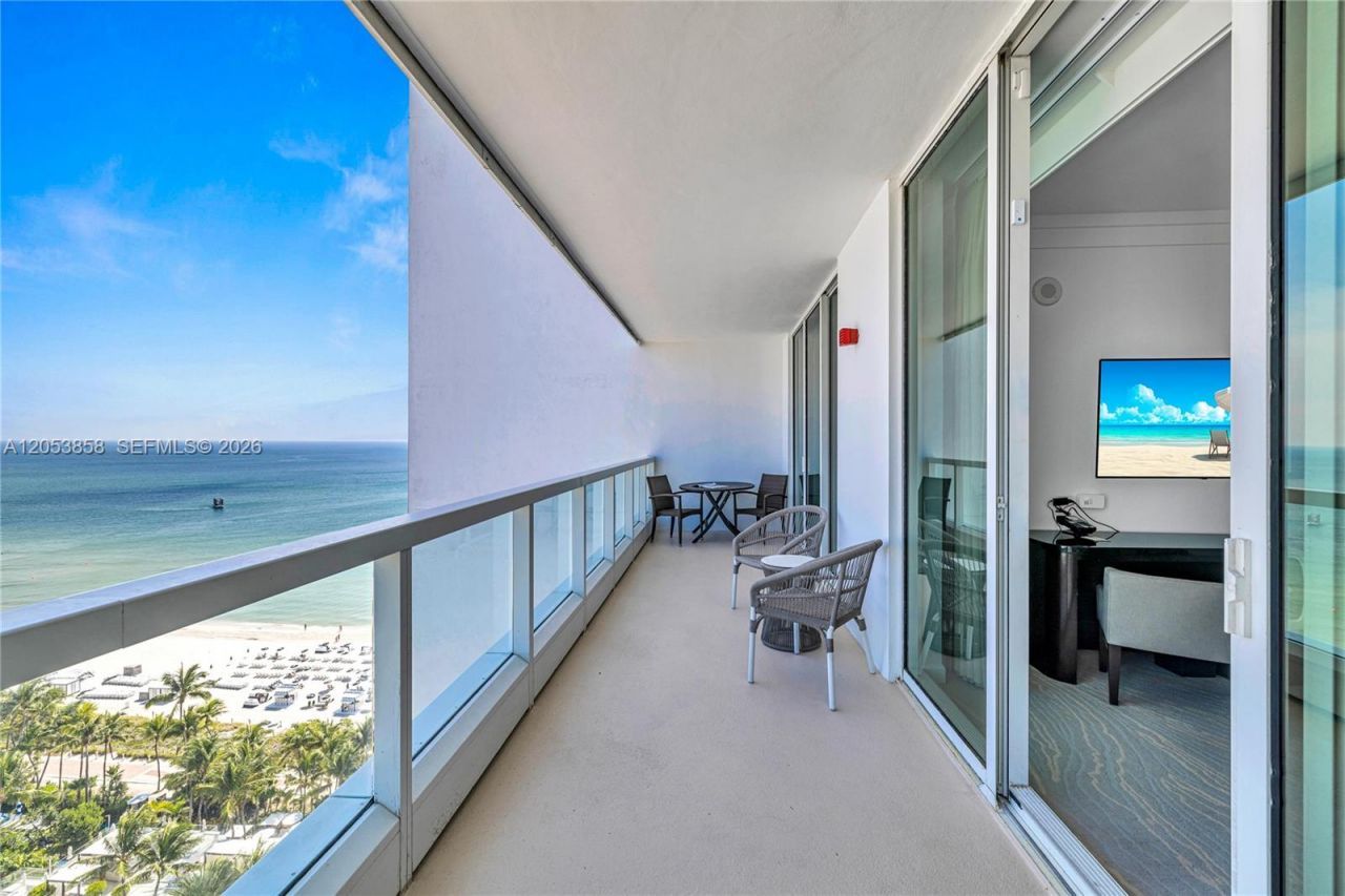 4391 Collins Ave , Unit 1707, Miami Beach, FL 33140 Photo