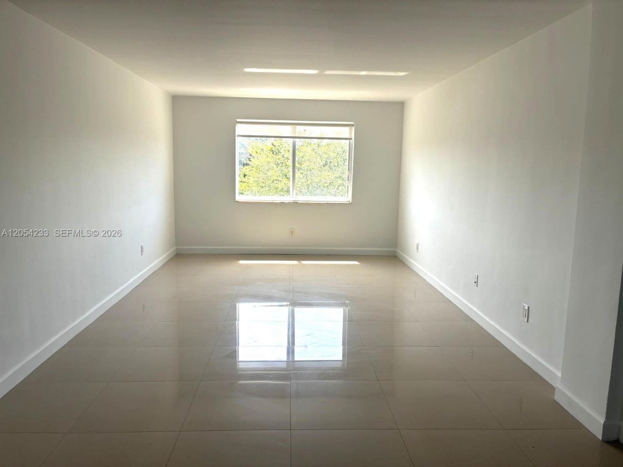 11750 NE 16th Ave, Unit 408, Miami, FL 33161 Photo