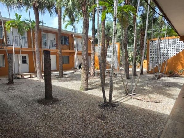 7901 SW 64th Ave, Unit 4, South Miami, FL 33143