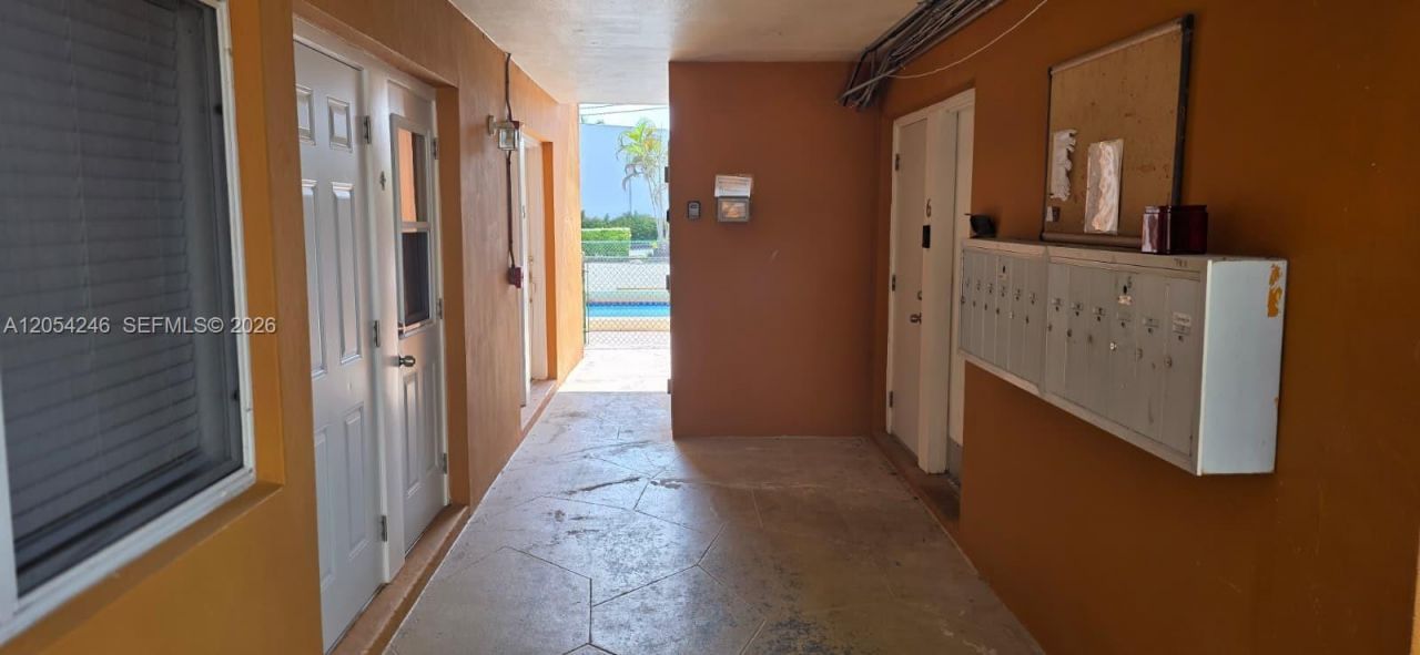 7901 SW 64th Ave, Unit 4, South Miami, FL 33143 Photo