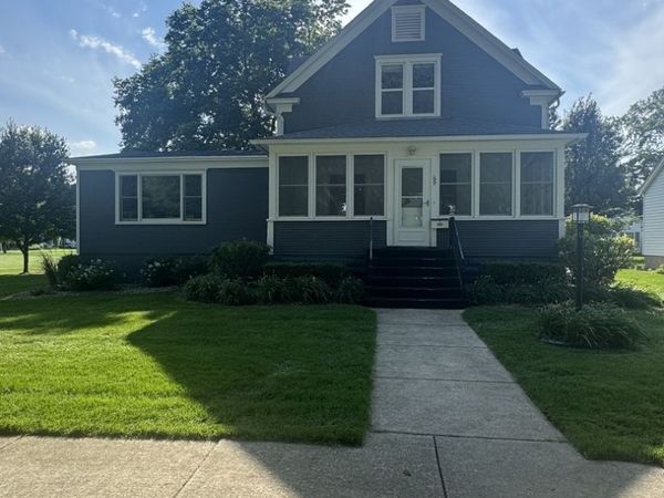 69 Hill Street , Momence, IL 60954