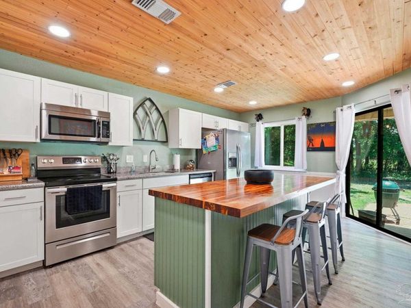 4085 Powrie Dr, Pensacola, FL 32504