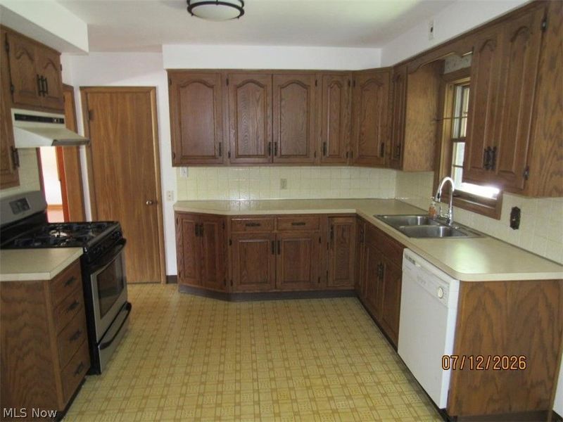 21441 Fuller Avenue, Euclid, OH 44123 Photo 5