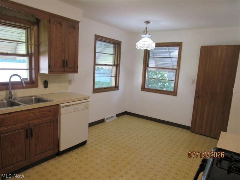21441 Fuller Avenue, Euclid, OH 44123 Photo 6