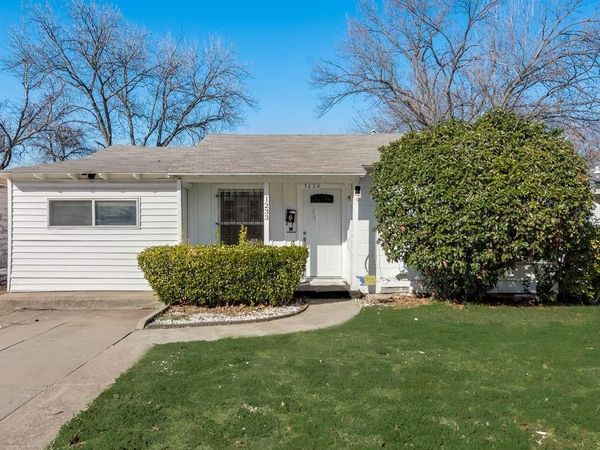 1233 Marion Avenue, Fort Worth, TX 76104