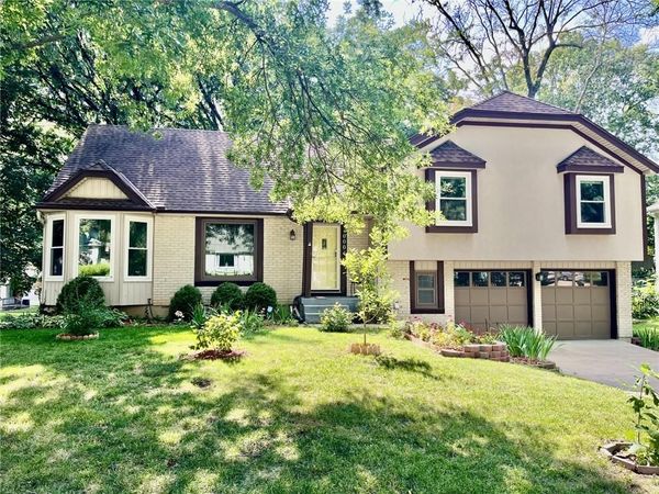 10004 Cody Street, Overland Park, KS 66214