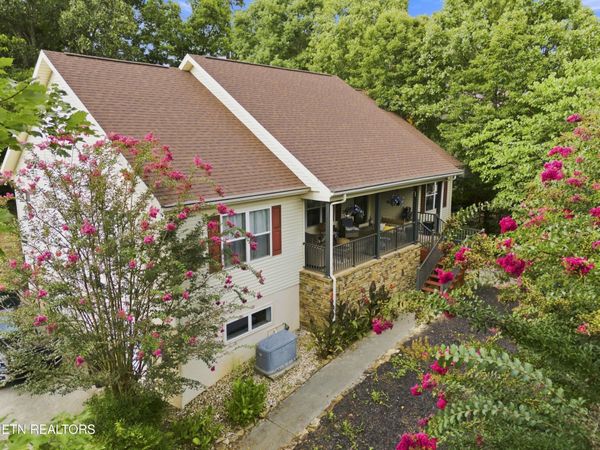 215 Tahlequah Drive, Loudon, TN 37774