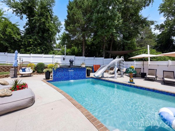 200 Brooks Drive , Stanley, NC 28164