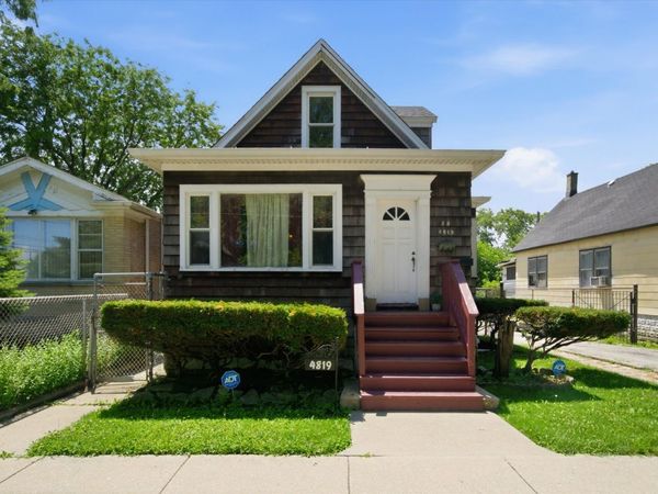 4819 W Race Avenue , Chicago, IL 60644