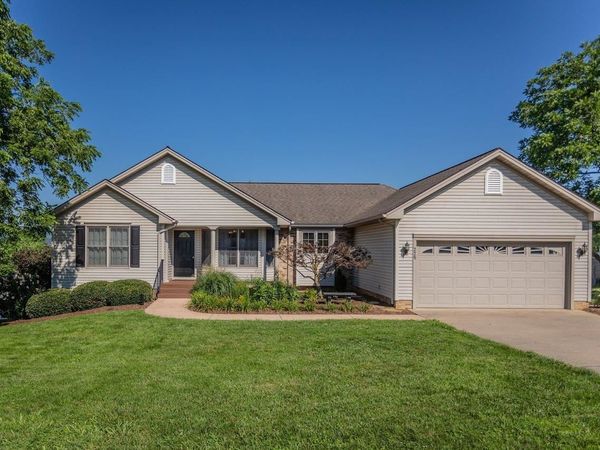 225 WALNUT DR, BROADWAY, VA 22815