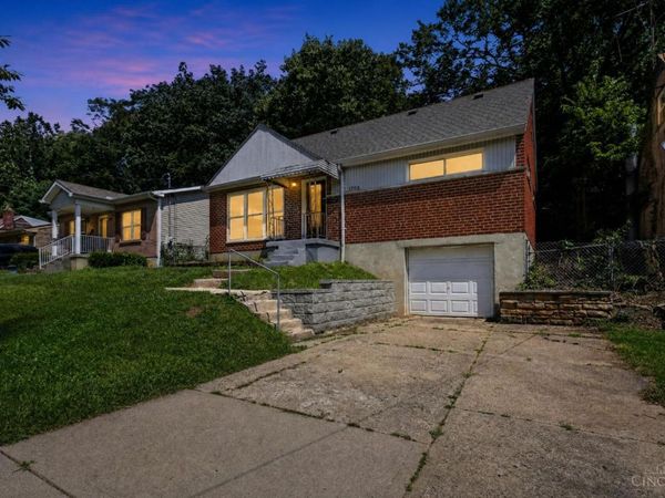 1703 Ashbrook Drive, Cincinnati, OH 45238