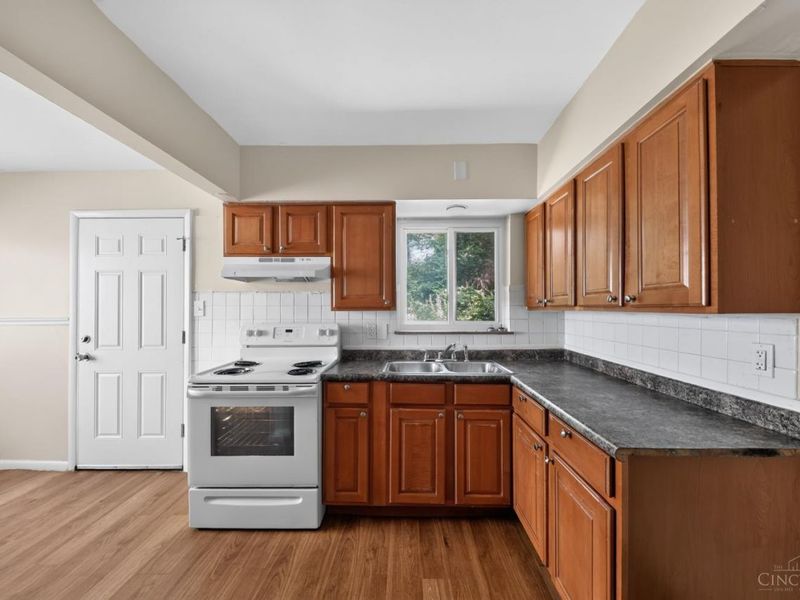 1703 Ashbrook Drive, Cincinnati, OH 45238 Photo 10