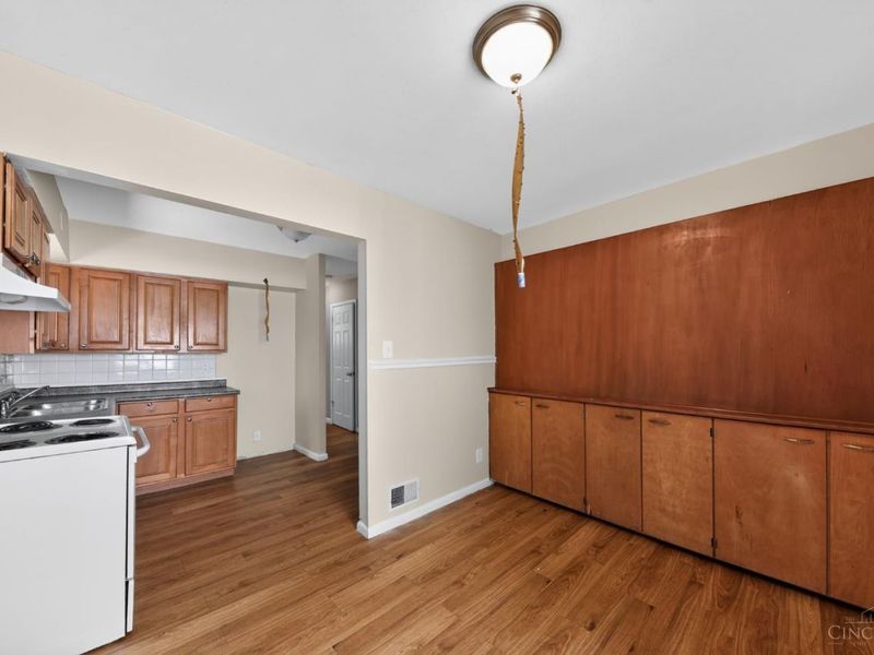 1703 Ashbrook Drive, Cincinnati, OH 45238 Photo 13