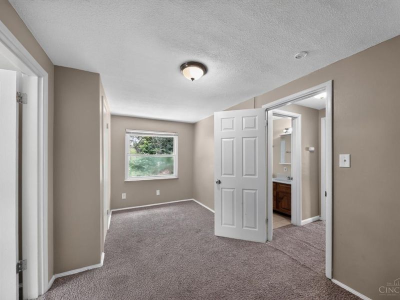 1703 Ashbrook Drive, Cincinnati, OH 45238 Photo 14