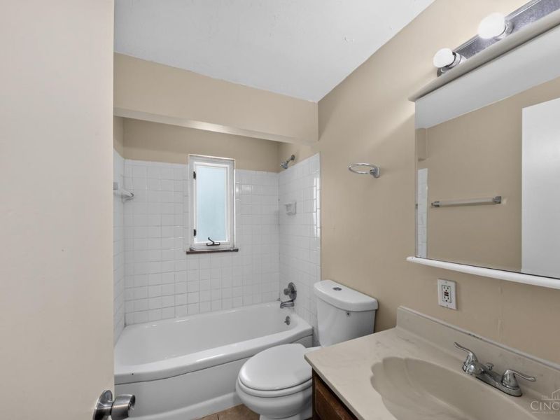 1703 Ashbrook Drive, Cincinnati, OH 45238 Photo 25