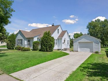405 4th Avenue SE, Milaca, MN 56353