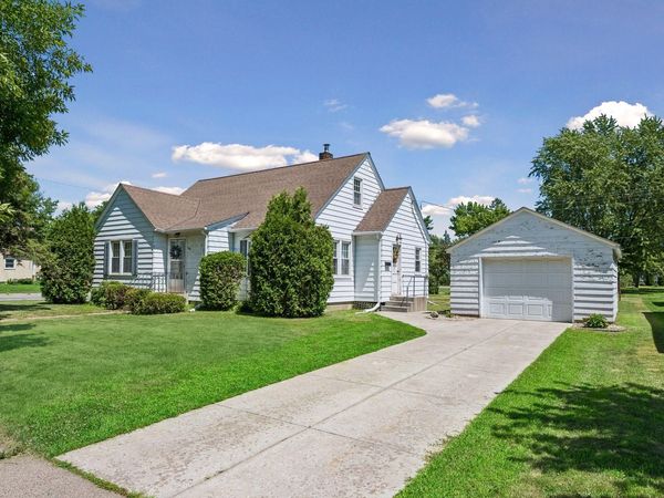 405 4th Avenue SE, Milaca, MN 56353