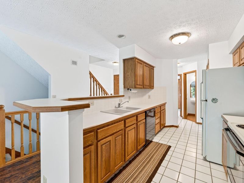 2192 Victoria Park Drive, Columbus, OH 43235 Photo 14