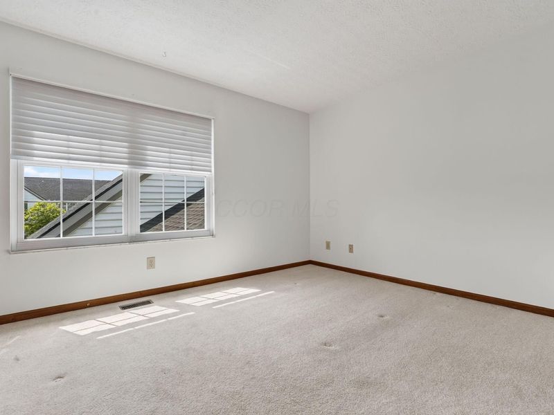 2192 Victoria Park Drive, Columbus, OH 43235 Photo 24