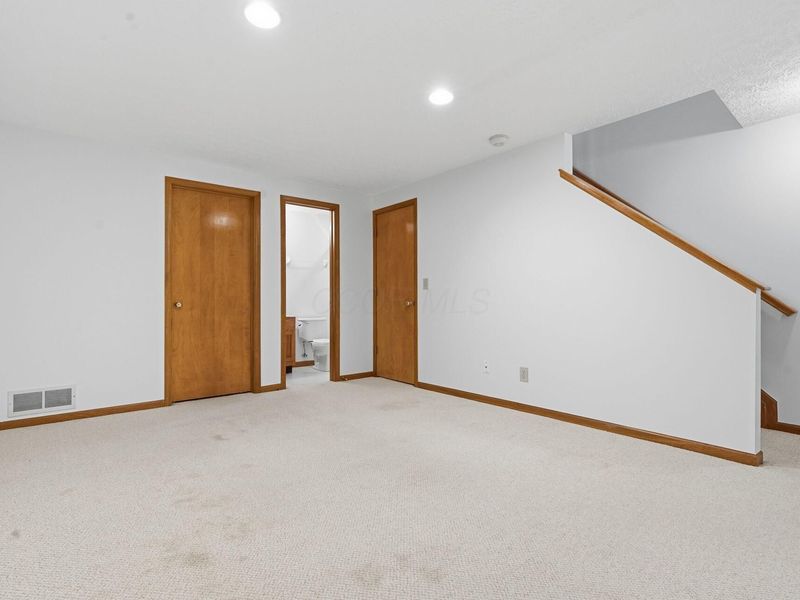 2192 Victoria Park Drive, Columbus, OH 43235 Photo 28