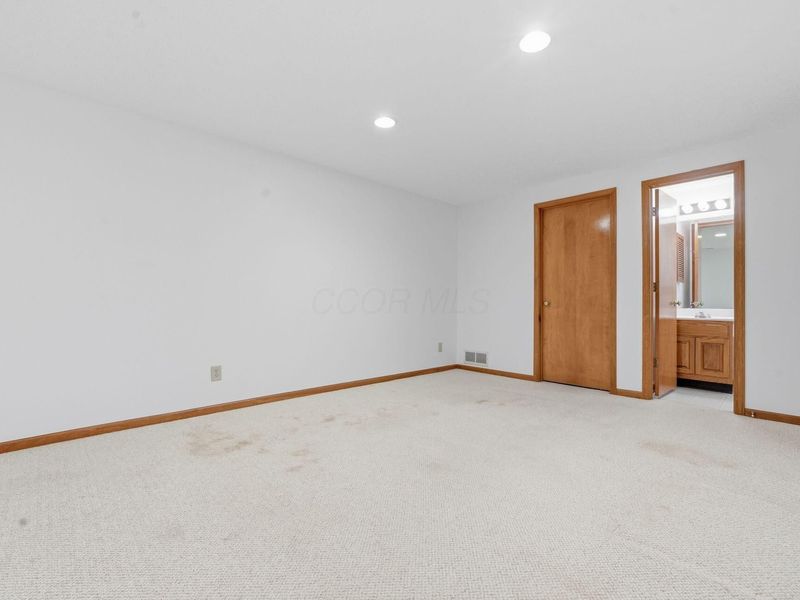 2192 Victoria Park Drive, Columbus, OH 43235 Photo 29