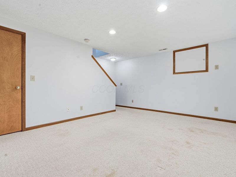 2192 Victoria Park Drive, Columbus, OH 43235 Photo 31