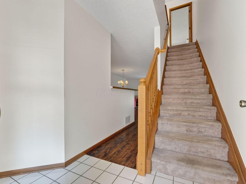 2192 Victoria Park Drive, Columbus, OH 43235 Photo 5