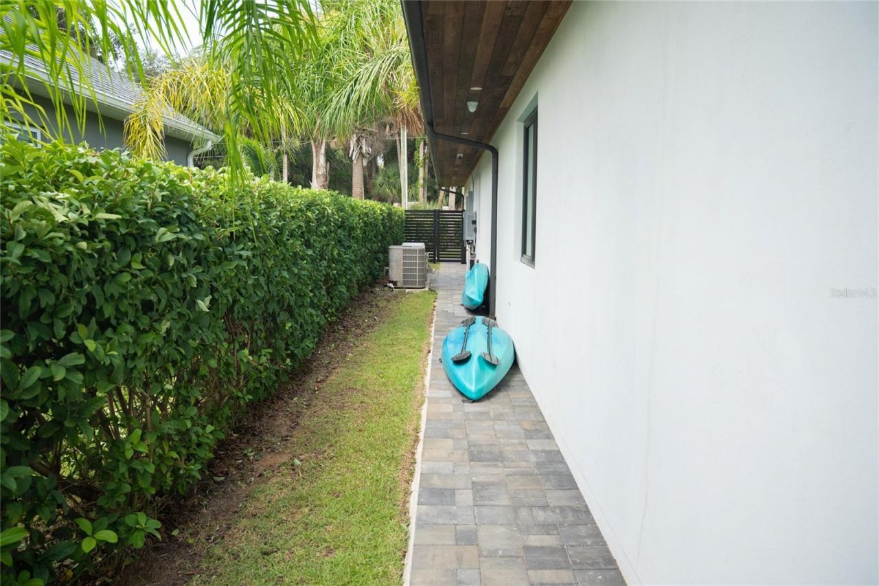 995 Stacy Lane, New Smyrna Beach, FL 32168 Photo