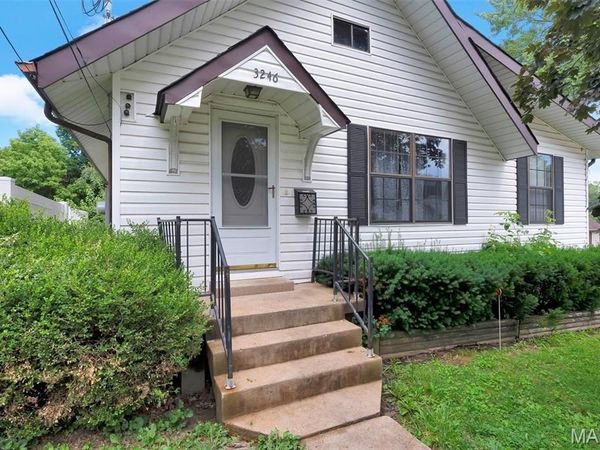 3246 Airway Avenue, Breckenridge Hills, MO 63114