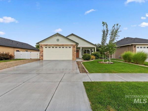 207 E Mckinley St, New Plymouth, ID 83655