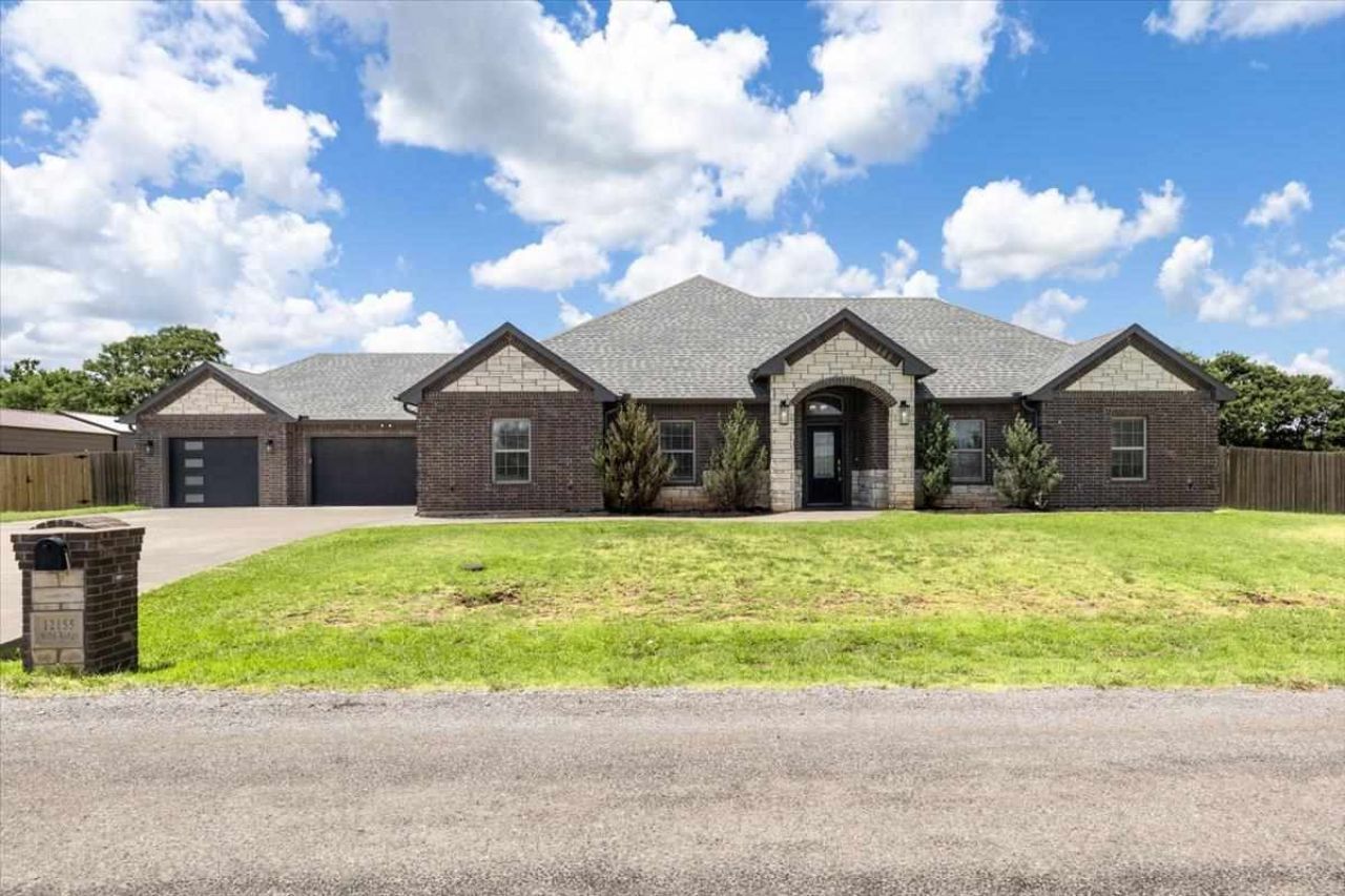 12155 NE Wild Ridge, Elgin, OK 73538 Main Photo