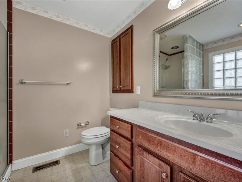 690 Grantwood Avenue, Sheffield Lake, OH 44054 Photo 25