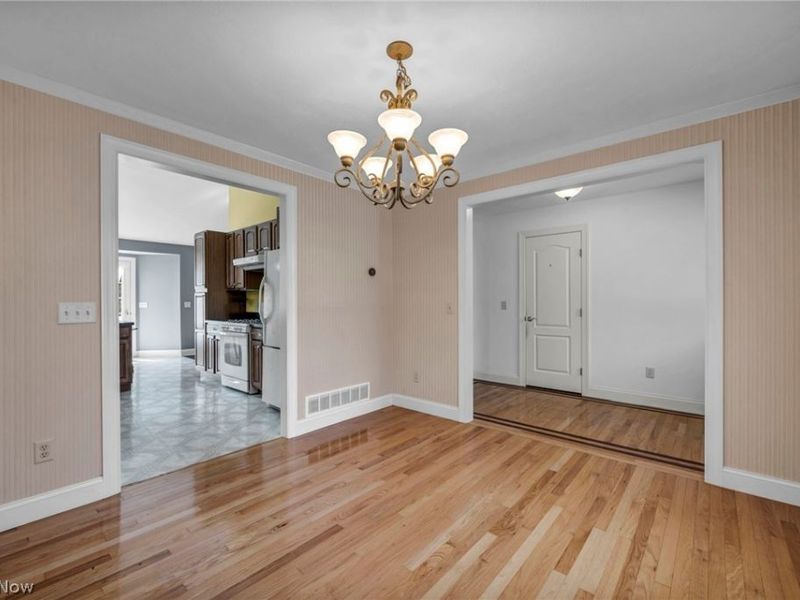 690 Grantwood Avenue, Sheffield Lake, OH 44054 Photo 6