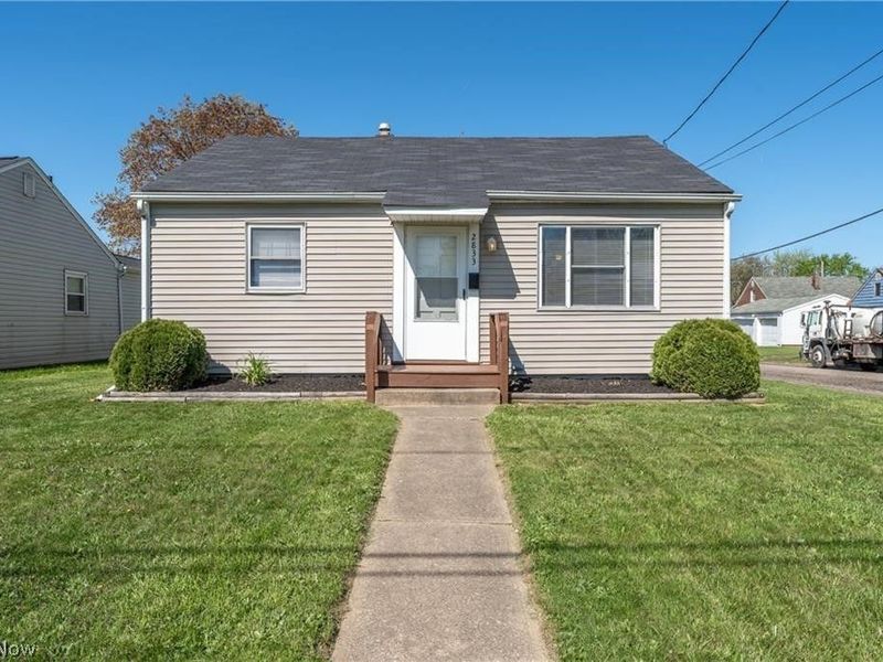 2833 Ellis Avenue NE, Canton, OH 44705 Photo 1