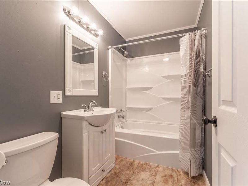 2833 Ellis Avenue NE, Canton, OH 44705 Photo 16