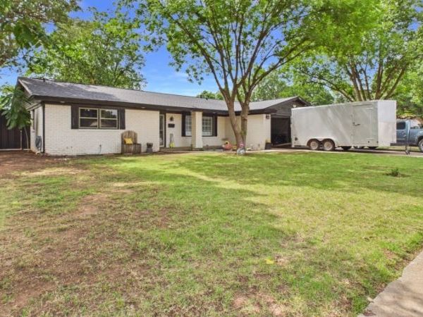 6902 Elkridge, Lubbock, TX 79413