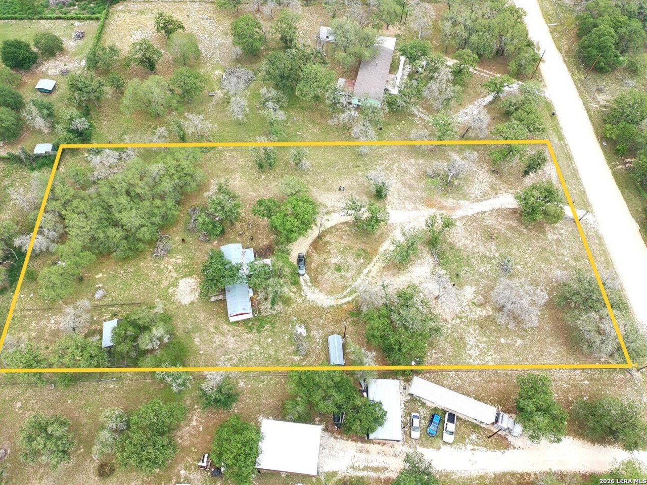 318 Shady Oaks, Floresville, TX 78114 Main Photo